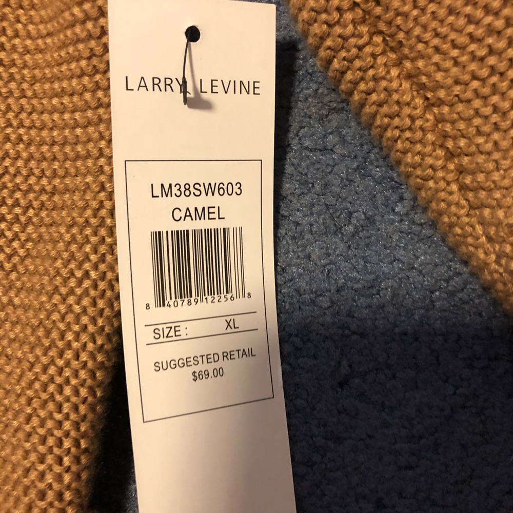 Larry Levine Beige Sweater NWT - Picture 3 of 3